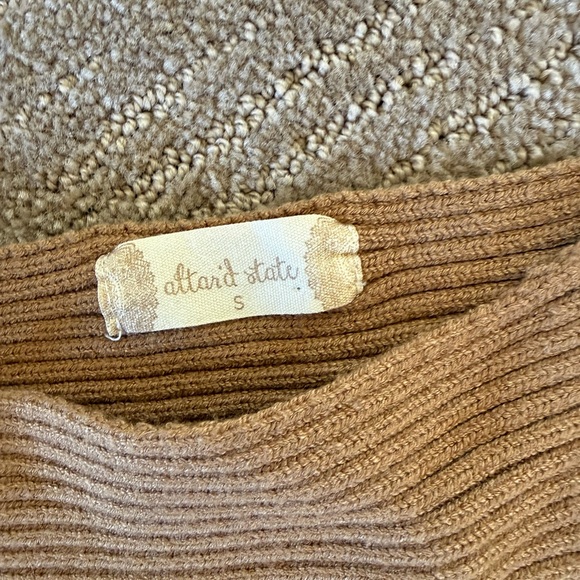 Like New! Altar’d State Ribbed Cropped Sweater with Balloon Sleeves Camel Brown - Picture 4 of 7